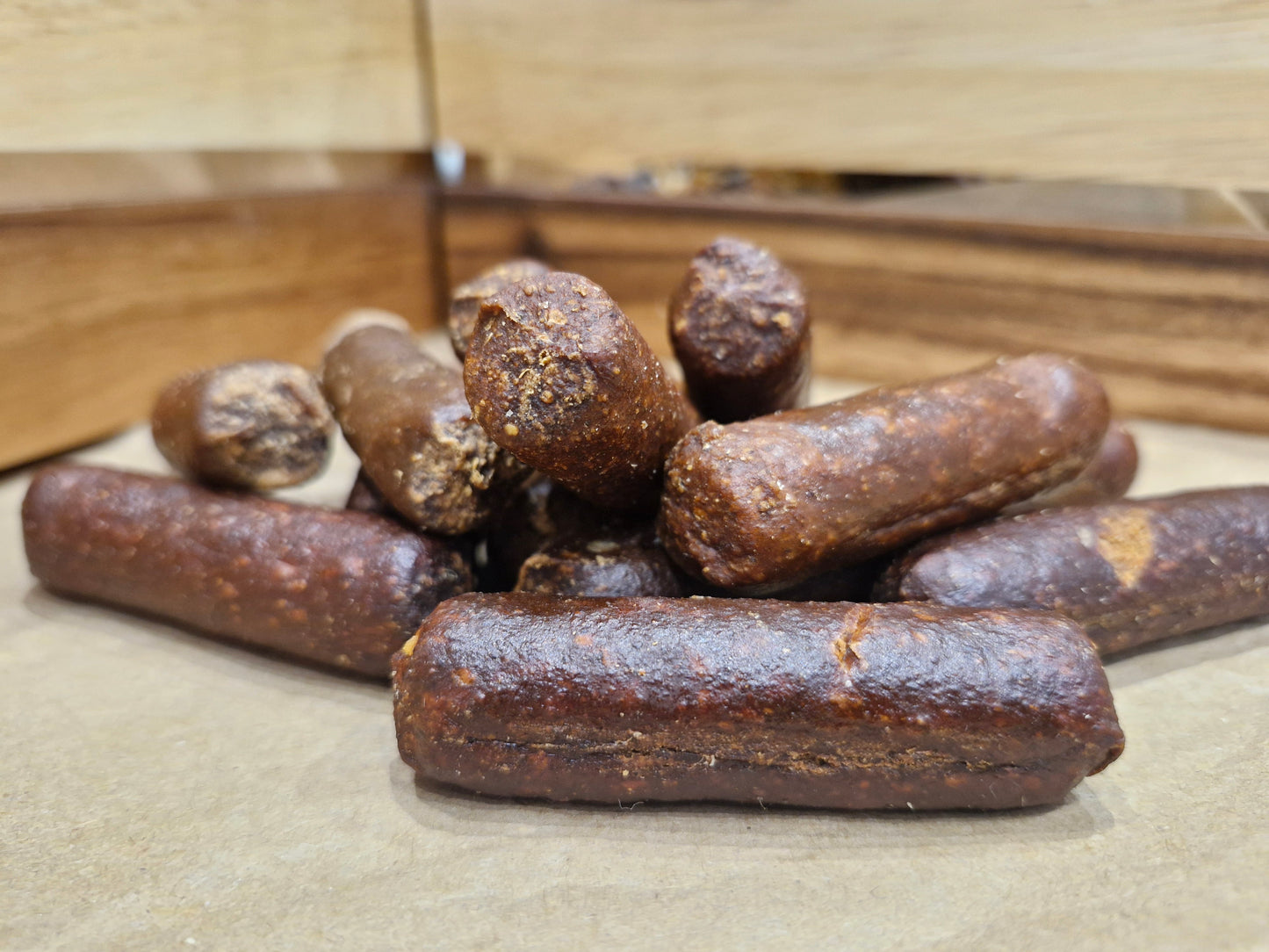 Garlic & Beef Mini Sausages β Tasty, Natural & High-Protein Dog Treats