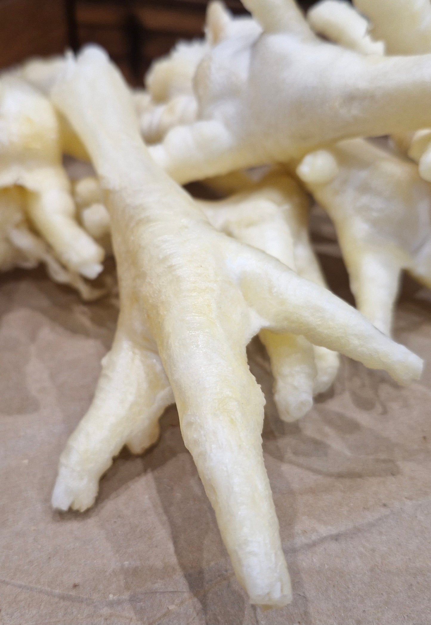 White Chicken Feet – Natural, Crunchy & High in Collagen Dog Chew